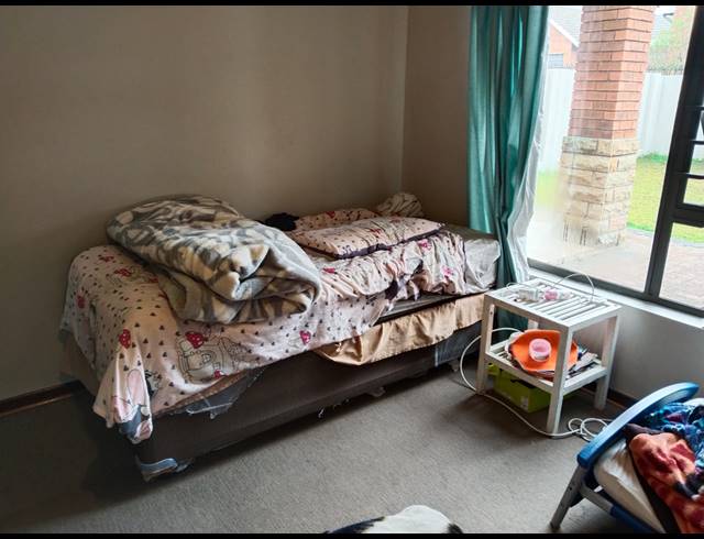 3 BEDROOM DUET TO LET IN HILLSIDE
